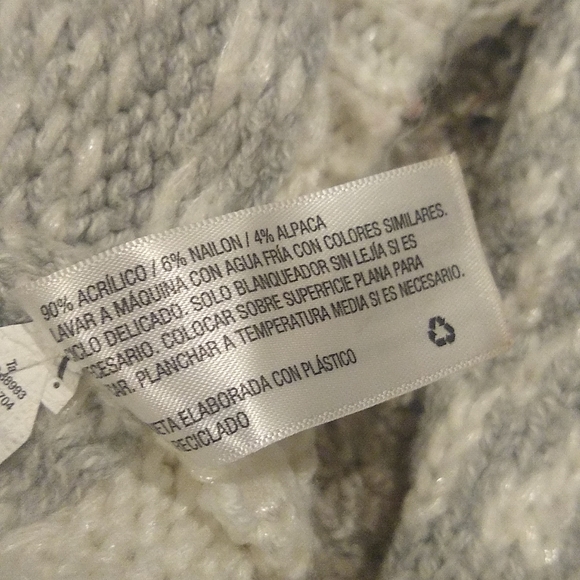 Sweater - Picture 5 of 5